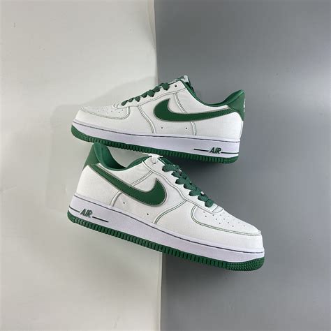 nike groen wit